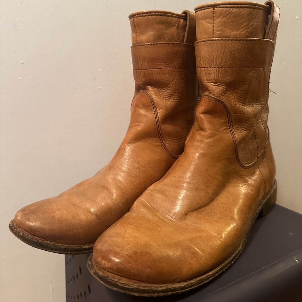 FRYE size 7